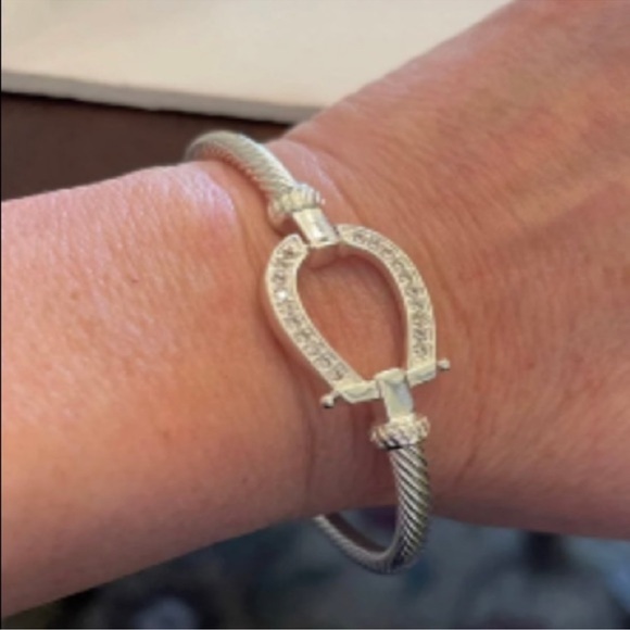 - Horseshoe Sterling Silver Zircon Bangle Bracelet - Picture 8 of 9